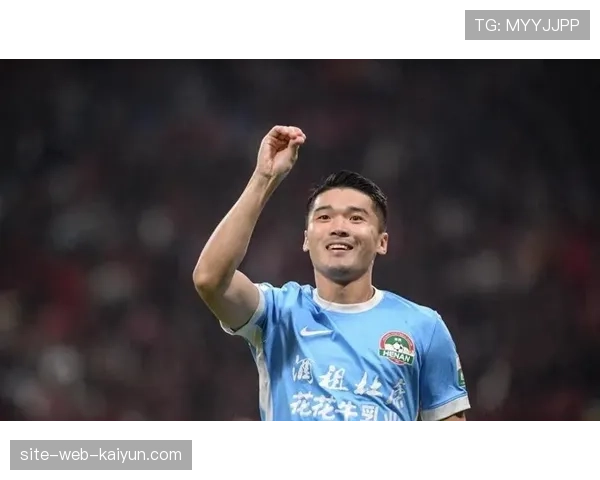 钟义浩右路精准传中 河南队边路助攻展现战术价值